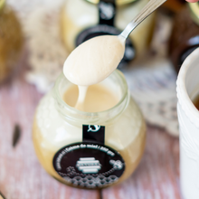 Cargar imagen en el visor de la galería, Miel naturel, miel multifloral, Miel pura, miel natural, miel cruda, miel agroecológica, Miel orgánica, beneficios de la miel, miel a domicilio, miel santiago, miel, endulzante natural, miel multifloral, dulces sin azúcar, productos sin gluten, productos vegetarianos, productos sin leche, productos sin lactosa, sin azúcar, sin leche y sin gluten dulces naturales, dulces saludables, dulces sin azúcar, propiedades de la miel, crème de miel, crème de miel naturel,