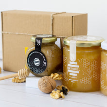 Cargar imagen en el visor de la galería, cajas regalo, cajas regalo navidad, cajas regalos naturales, regalos navideños, cajas navidad, kit navideño, kit navideño natural, kit natural, miel para regalo, dulces sin azúcar para regalo, dulces sin azúcar, productos sin gluten, productos vegetarianos, productos sin leche, productos sin lactosa, dulces de miel, crema de nueces y miel, crema de nueces naturel, manjar vegetal