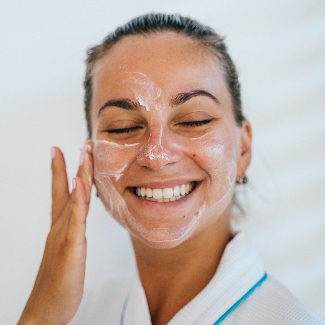 Crema hidratante casera, Crema natural para piel seca, Cómo hidratar la piel después del verano, Cera de abeja para la piel, Beneficios de la cera de abeja en cosmética